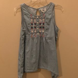 shirt size 14 (youth large) fits XS